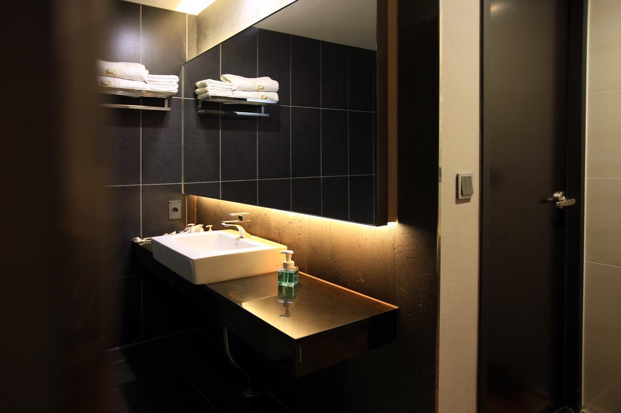 Suwon Top Cloud Hotel Exterior photo