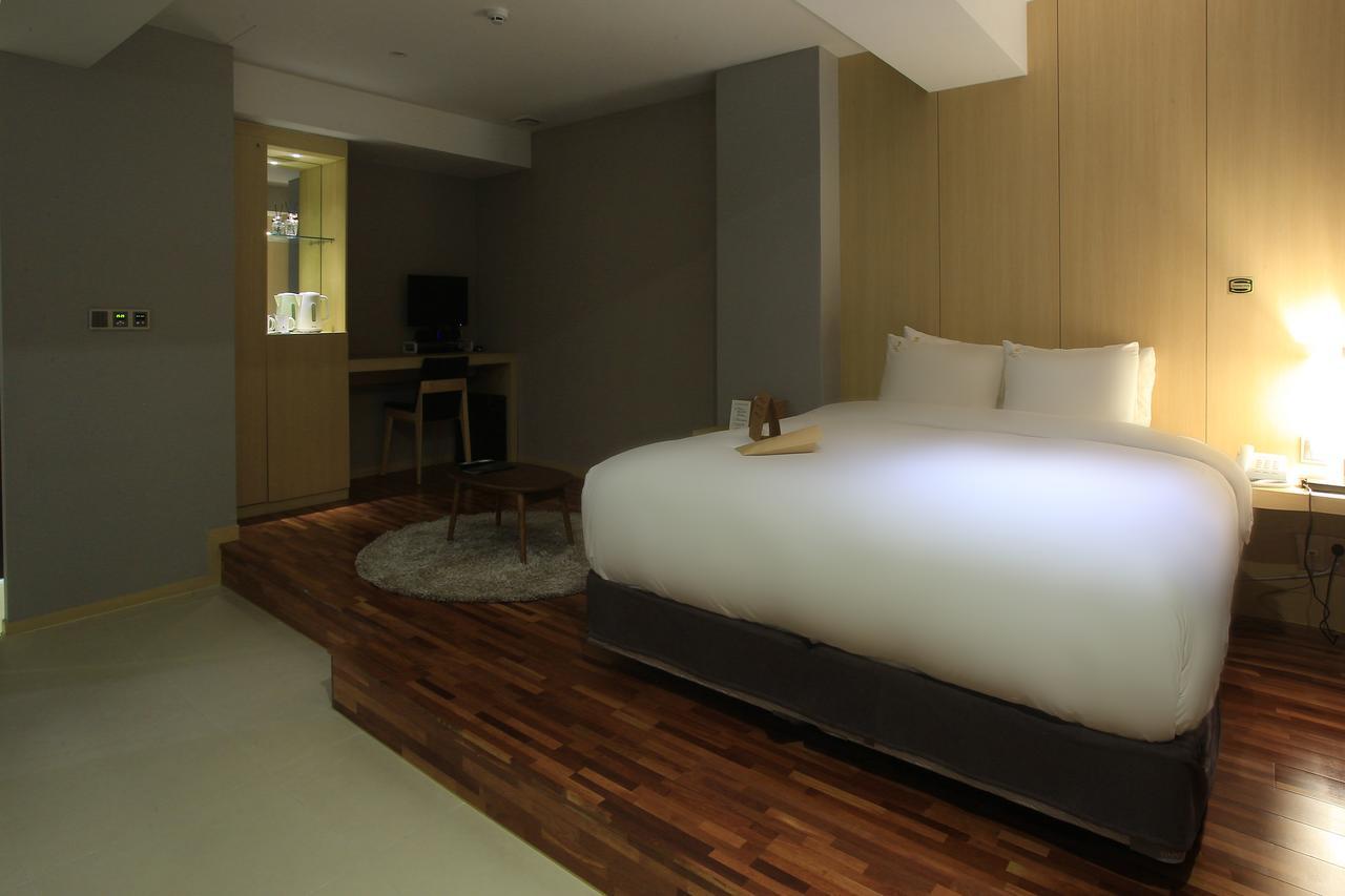 Suwon Top Cloud Hotel Exterior photo